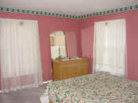 Master Bedroom.JPG (832862 bytes)