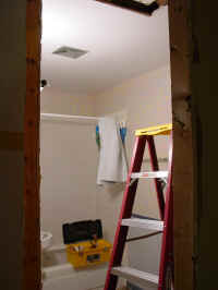 hole in closet.JPG (279205 bytes)